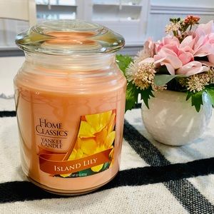 🌸 NEW Yankee Candle Island Lily Jar Home Classics